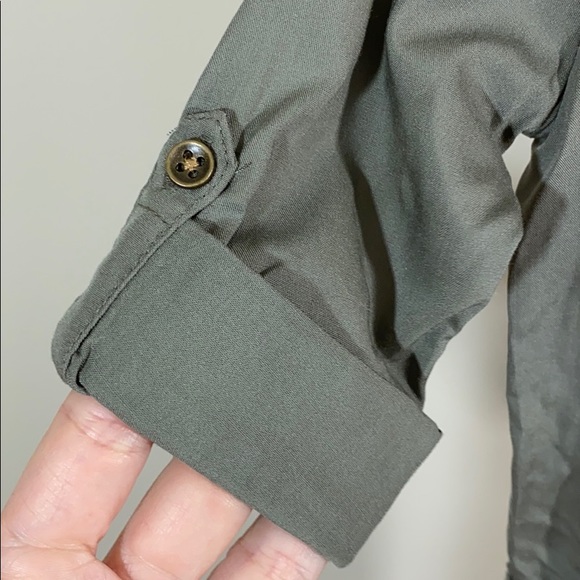 Carter’s Belted Romper - Picture 4 of 6